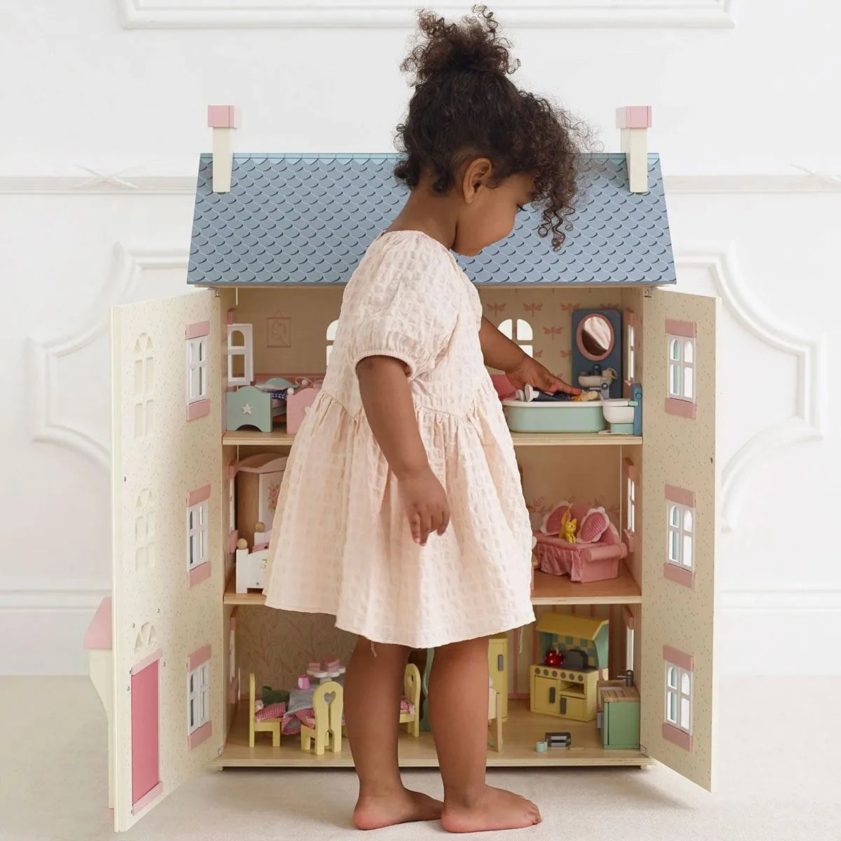 Cherry Tree Hall Doll House-Cherry Tree Hall Doll House