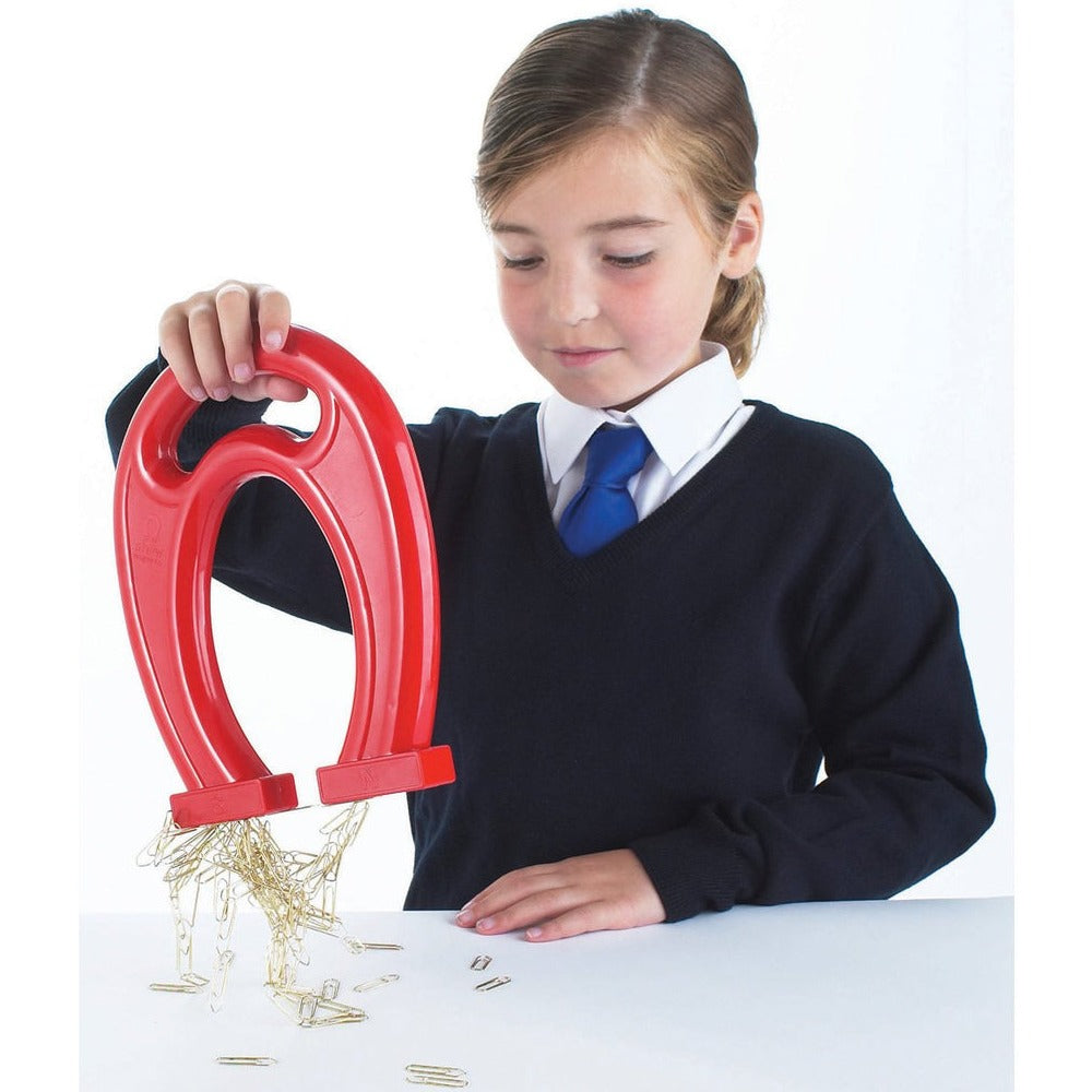 Giant Magnet, Introduce your young explorers to the wonders of magnetism with our Massive Horseshoe Magnet! This Giant magnet is expertly designed with small hands and curious minds in mind, making it the perfect tool for exciting magnet exploration in both the home and classroom. Key features of our Massive Horseshoe Magnet: Designed for Young Learners: This magnet is thoughtfully crafted to be easy for little hands to grasp, ensuring a comfortable and engaging experience for children aged 3-10 years. Dist