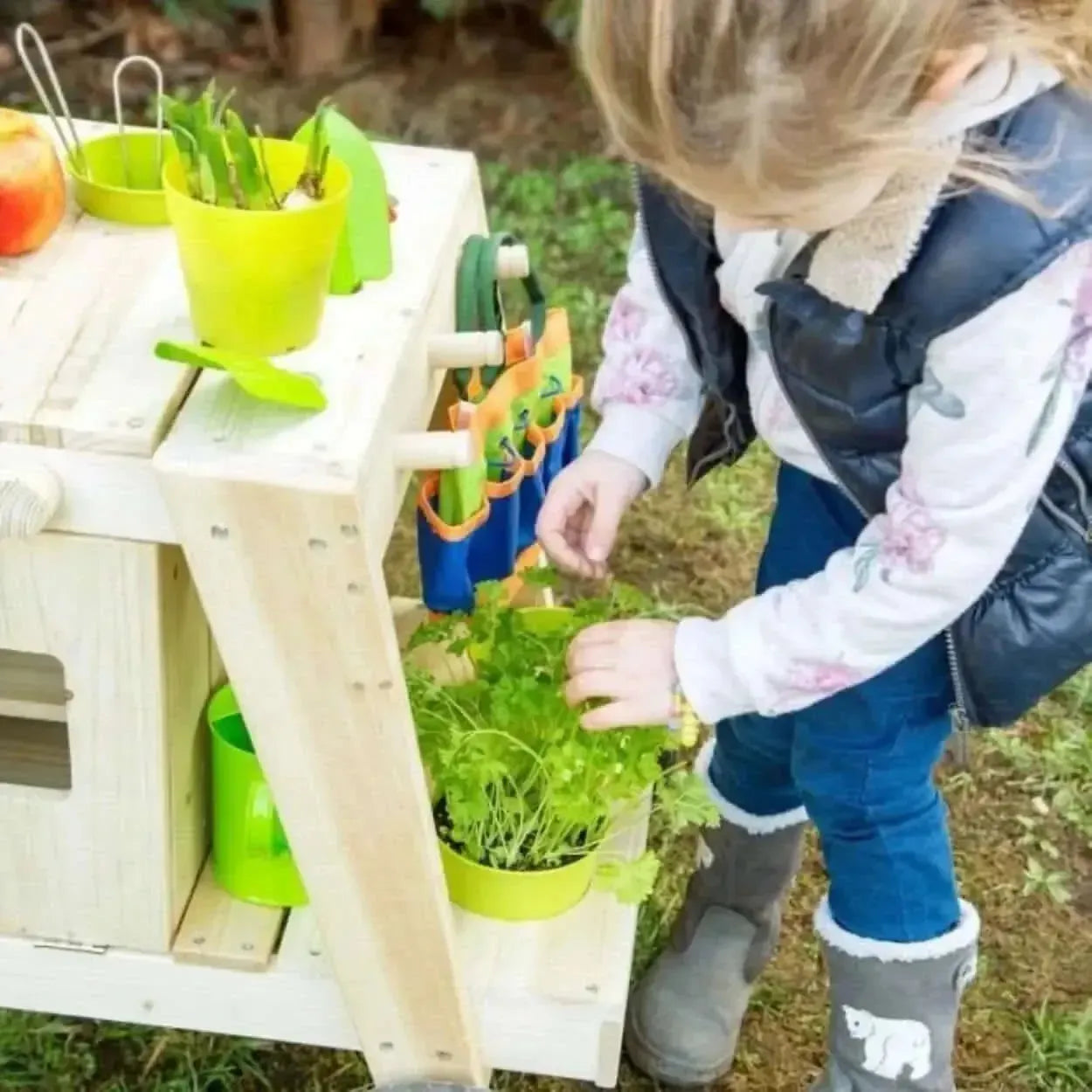 Mud Kitchen-Mud Kitchen