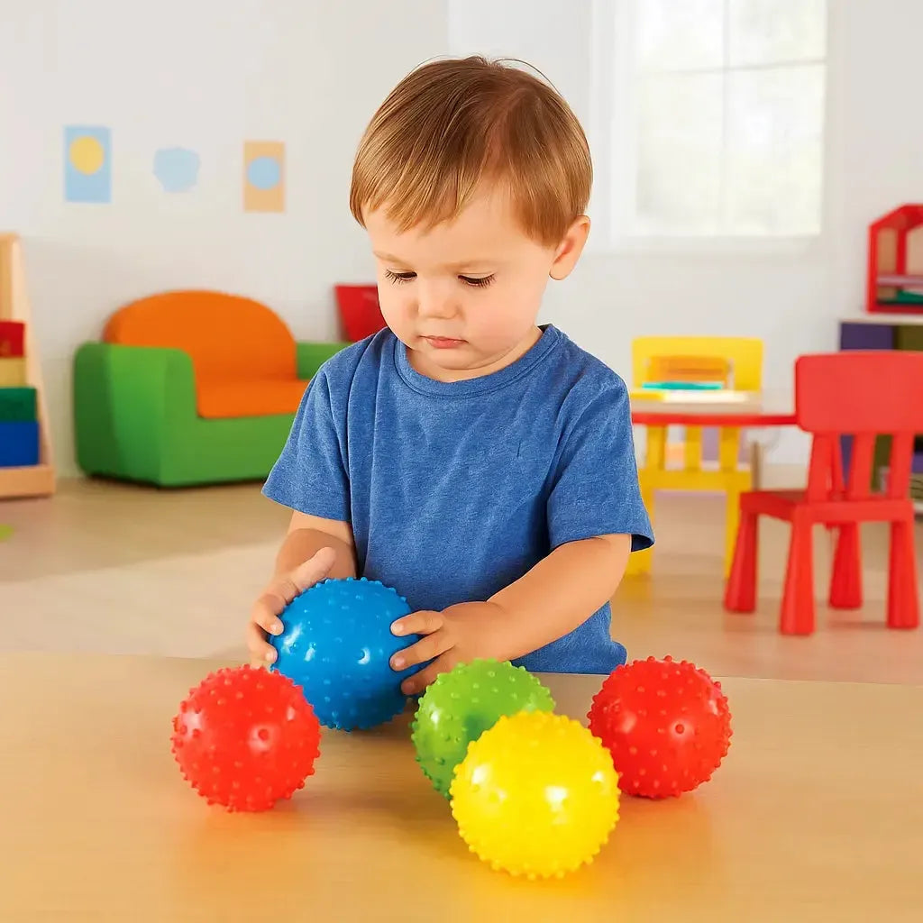 Set of 25 Spikey Balls with pump-Set of 25 Spikey Balls with pump