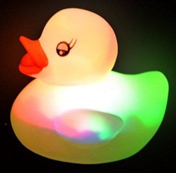 4 Pack Family of Ducks, A sweet family collection of flashing rubber ducks with flashing LEDs that cycle through different colours Each duck creates a fabulous colour changing light show. Colours phase gently into one another creating a calming bath toy which children will simply love. A fun bathroom collection that even Mum and Dad will sneak in the bath, this cool family of 4 bath ducks automatically turns on when he comes into contact with water. A cute family of 4 supplied with 3 ducklings and one mothe