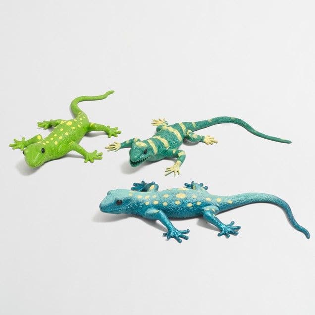 Amigo the Stretchy Lizard, No matter how you like to fidget, these realistic reptiles will respond to your movements by snapping back into shape and getting ready for the next adventure. Pull them, stretch them, squeeze them and snap them – Lizard Squish animals are stretchy and are great for both physical and imaginative exercises. Order more than one and get a variety of Lizard styles. Helps kids focus during school and homework time Ideal for kids with autism and anyone with busy fingers, Amigo the Stret