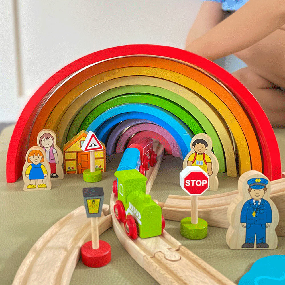 Bigjigs Figure of Eight Train Set, Winner of the Gold Medal in the Best Wooden Toy Category from Toyshop UK, the Bigjigs Rail Figure of Eight Train Set is the ideal first train set for any budding railway enthusiast. This awesome Bigjigs Figure of Eight Train Set includes high quality wooden track pieces that form the figure of eight layout, a colourful engine with 2 colourful carriages and a variety of accessories. The Bigjigs Figure of Eight Train Set has plenty of track and accessories to keep young mind