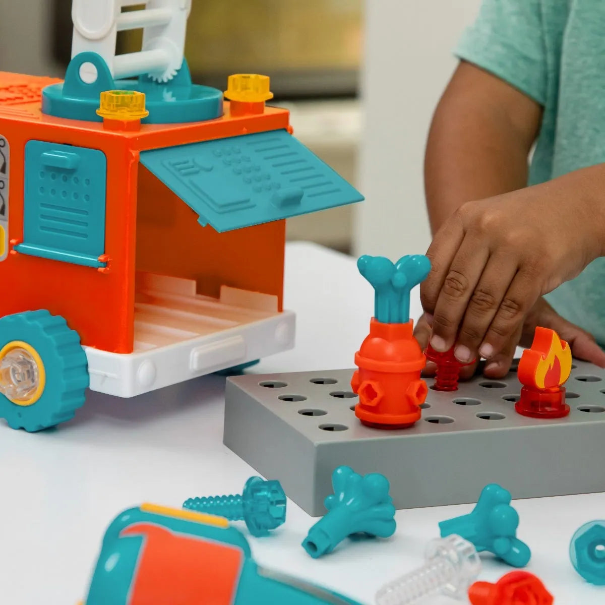 Design & Drill® Bolt Buddies Fire Truck-Design & Drill® Bolt Buddies Fire Truck