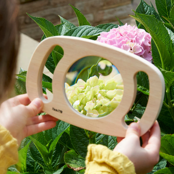 Easy hold magnifier, The Easy hold magnifier offers a great start for young explorers providing 3 times magnification (5 times magnification via a small enlargement lens). The easy hold magnifier has an easy to hold hardwood frame making it ideal for small hands. The Easy hold magnifier is a great way to explore the world of insects and animals. A great way to provoke discussion and encourage interaction. The Easy hold magnifier is perfect for Forest School activities. The Easy hold magnifier has a hardwood