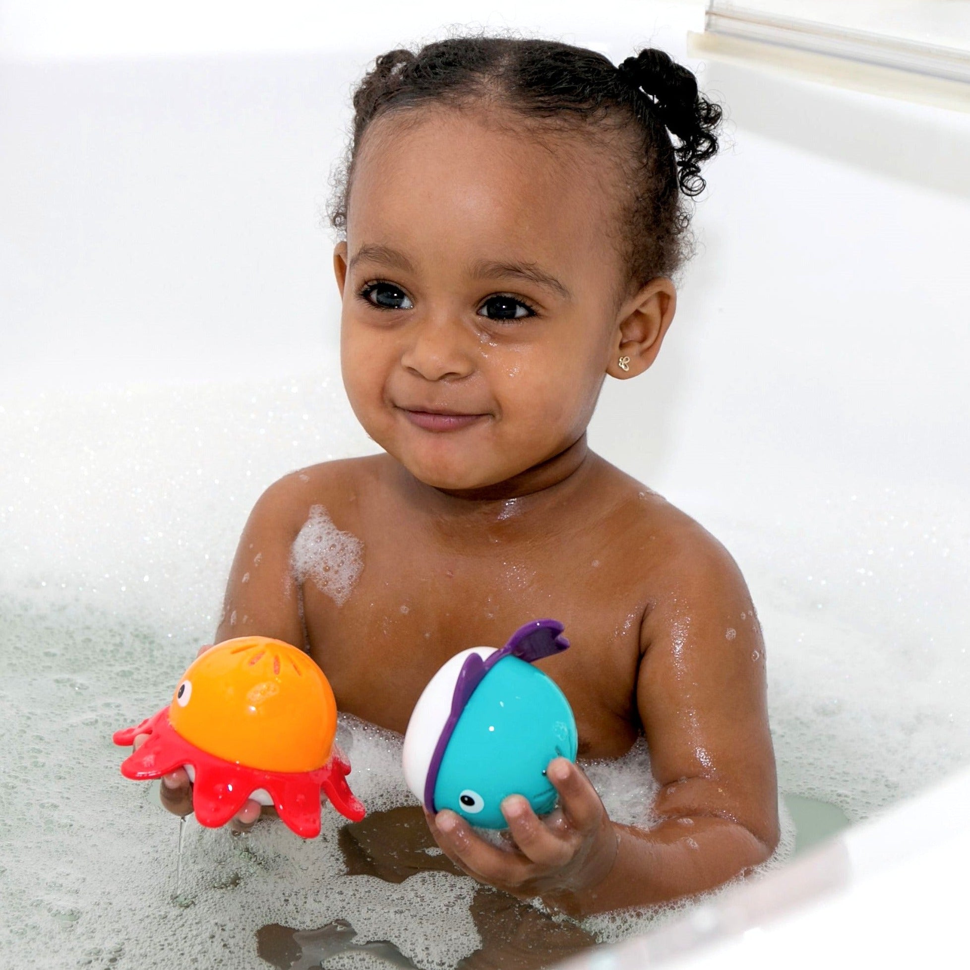Edushape Tub Buddies, With floating heads and friendly faces, this Edushape Tub Buddies bath toy keeps babies entertained during bath time. These Edushape Tub Buddies are great for hand-eye coordination and fine motor skills, the Edushape Tub Buddies are a relaxing tub time activity for little ones who love to make a splash! These fun little bath time pals are perfectly shaped for little hands to grip easily, whilst being great for both visual and tactile sensory development. Dunk, drain and repeat for lots