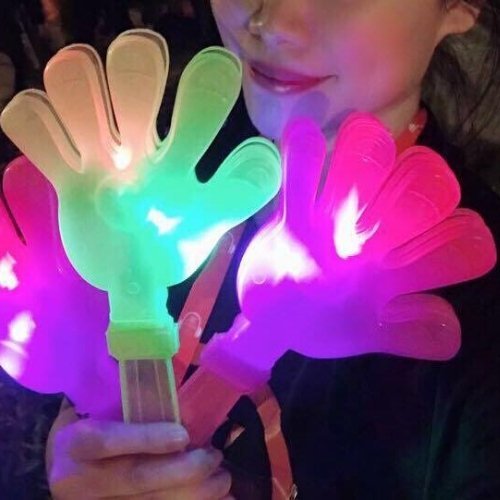 Flashing hand clappers, Our Giant Flashing Hand Clapper is a sensory light up tool to award Applause and show Appreciation and a fantastic way to give praise. The giant flashing hand clapper requires minimal hand movement, and a simple flick or shake of the wrist is all that is required to be clapping away. Our giant flashing hand clappers have inbuilt led lights which light up inside the hand. A great item for those children who like to flap there hands as it provides stimulation and and they will recieve 