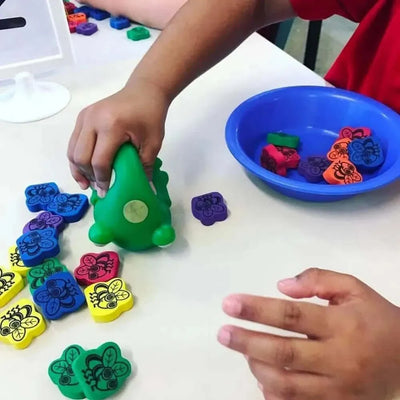 Froggy Feeding Fun Fine Motor Skills Game-Froggy Feeding Fun Fine Motor Skills Game