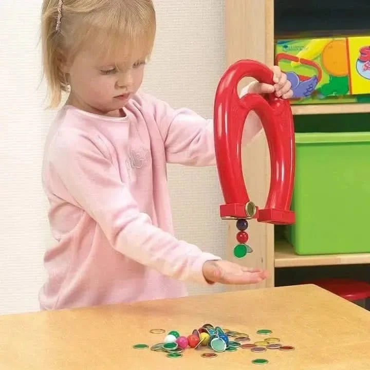 Giant Magnet-Giant Magnet