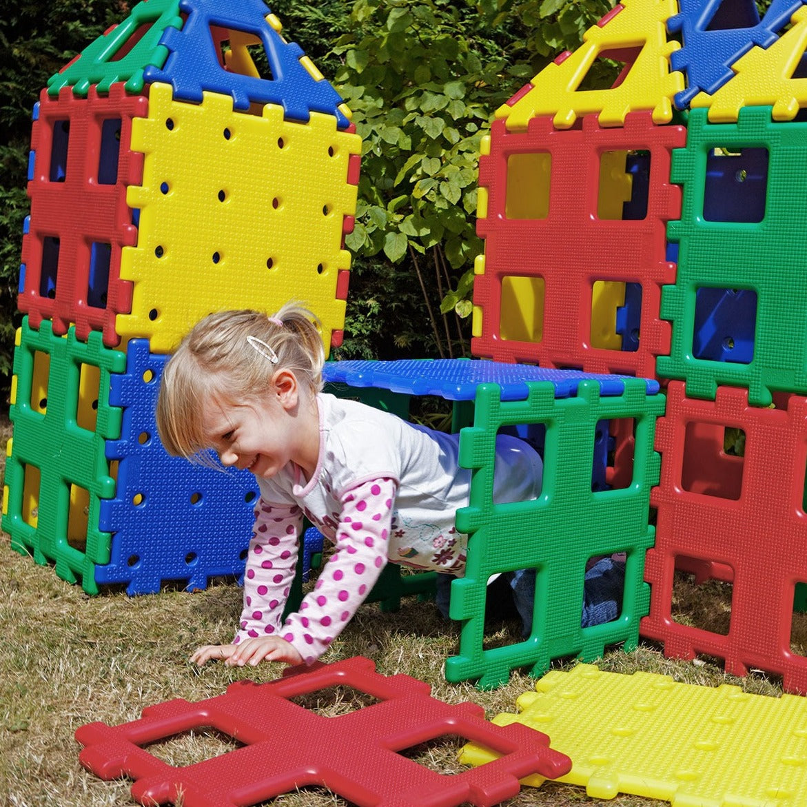 Giant Polydron XL Set 3, The 36 piece Giant Polydron XL Set 3 is great for building castles; princess's towers; cars; boats, and houses with tunnels to crawl through! Children will be able to build large constructions, whilst all the time learning about shape, 2 and 3 dimensional objects, texture, team-work and role play using the Giant Polydron XL Set 3. They will work together to put their ideas into reality. Imagine being able to build castles; princess's towers; cars; boats, and houses with tunnels to c