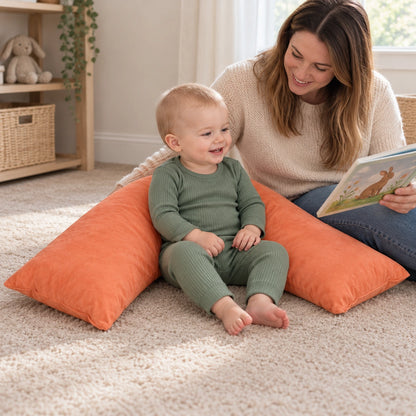 Inclu Squidgy Triangle Support – reading at home with a parent