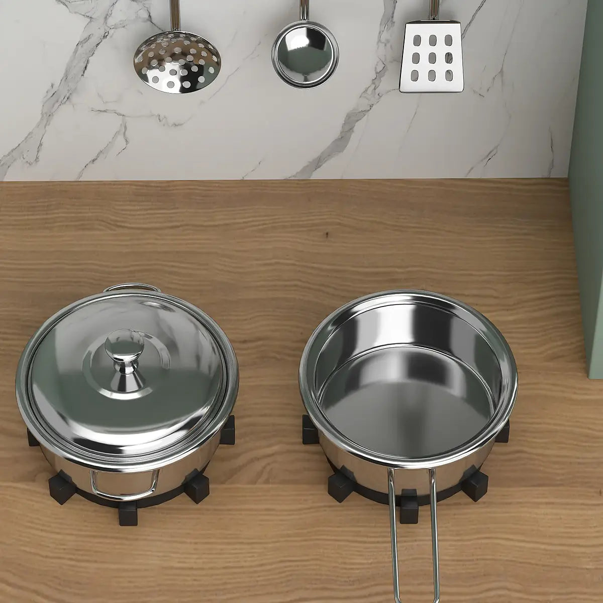 Stainless steel cookware accessories supplied with the play kitchen
