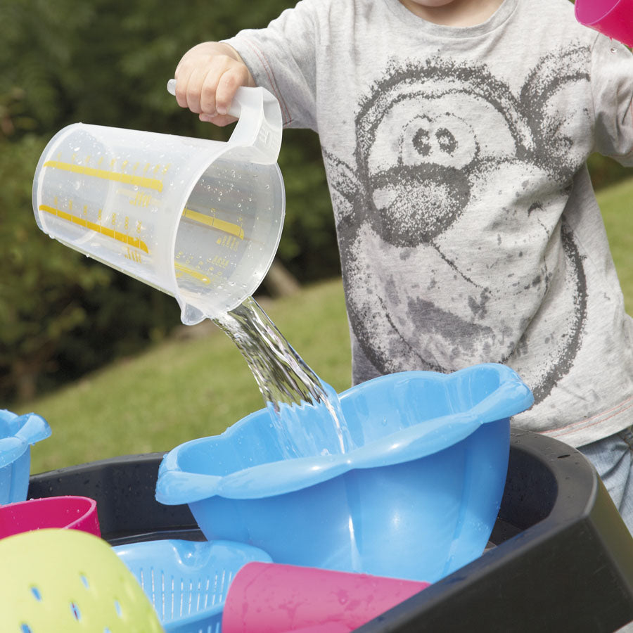 Large Plastic Sand and Waterplay Kit, Have hours of fun emptying, filling, pouring and sieving with this super range of containers.We've varied the shapes and sizes so that children can compare and contrast.Use this set in sand and water play or even in your role play corner. Use the bowls as part of a kitchen or use the sieves to make pretend pasta. Product Content: 4 x Funnels 2 x Scoops 4 x Measuring Spoons 1 x Giant Colander 3 x Medium Colanders 2 x Sieves 1 x Measuring Jug 4 x Cups 2 x Flower Bowls 2 x