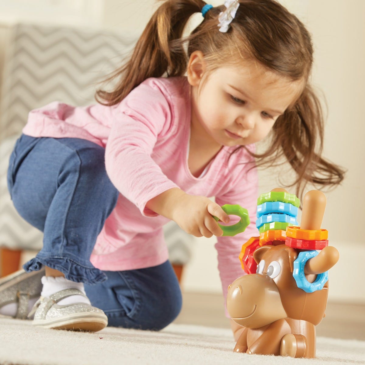 Max The Fine Motor Moose, Meet Max, your fine motor skills friend. This mighty moose comes with 12 grabbable rings featuring easy-to-grip surfaces that help toddlers build hand-eye coordination, hand strength and other essentials of fine motor skills development. Max’s 12 rings feature two different textures that support tactile play, and early colour learning skills. Max The Fine Motor Moose Children build the hand strength and other essential fine motor skills every time they play with adorable Max. The f