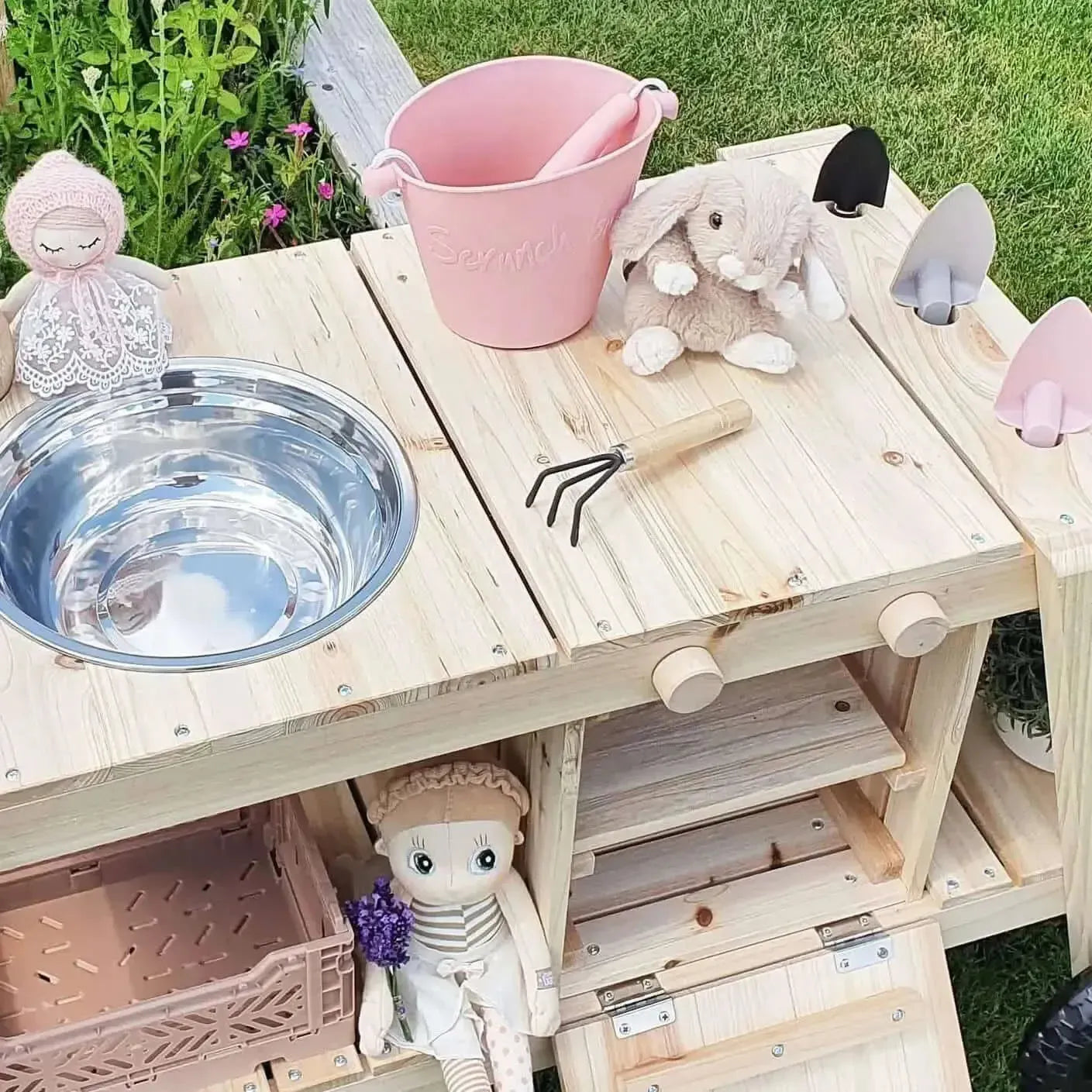 Mud Kitchen-Mud Kitchen