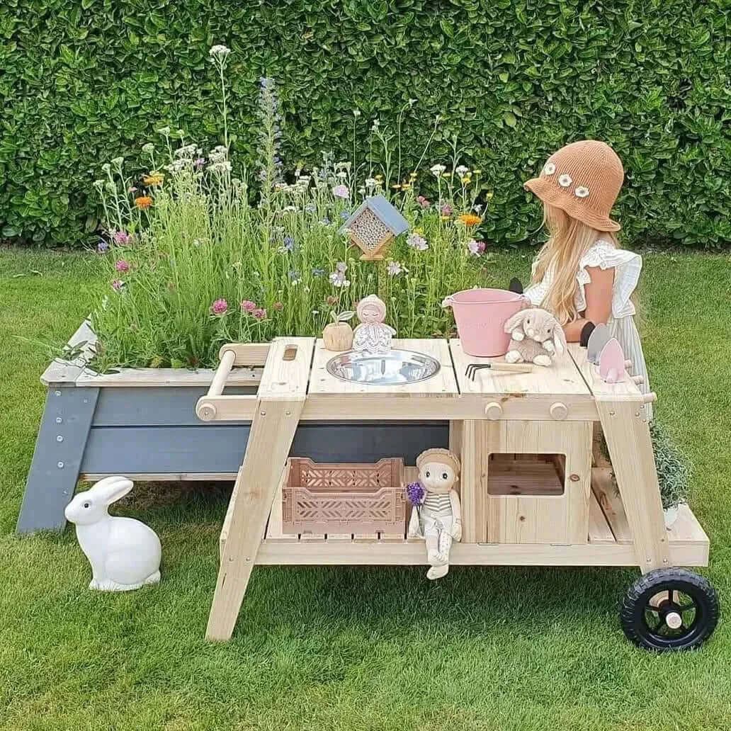 Mud Kitchen-Mud Kitchen