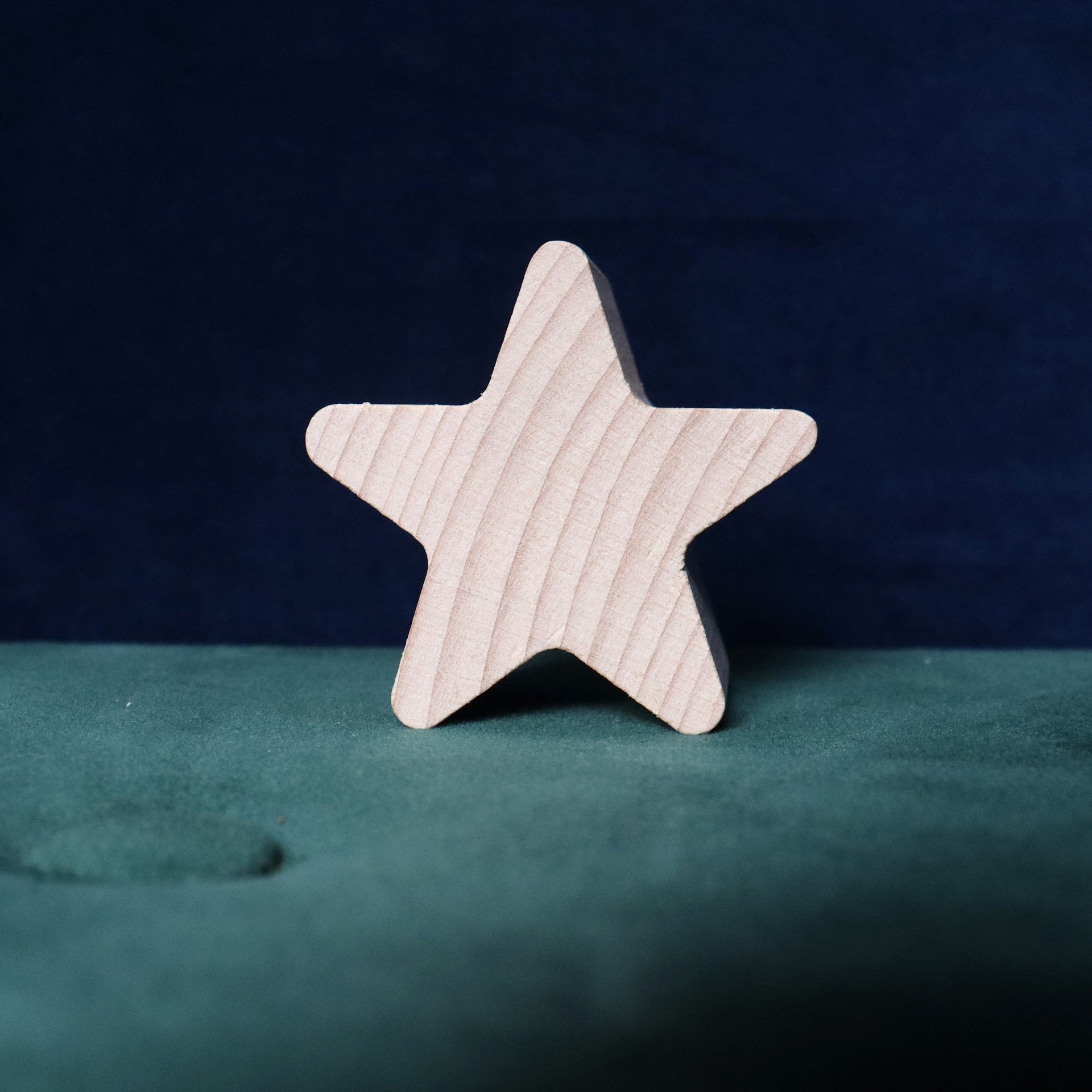 Natural Wooden Stars, Our TickiT® Natural Wooden Stars are made from beautiful smooth solid beechwood with a natural woodgrain finish. An inspiring addition to our heuristic play range. Chunky and tactile, they are easy for small hands to manipulate, stack, count, sequence and explore. These simple and curious natural smooth wooden stars will spark your child's imagination and encourage them to explore ways to incorporate them into imaginative play and learn about the world around them. Quite simply, they s