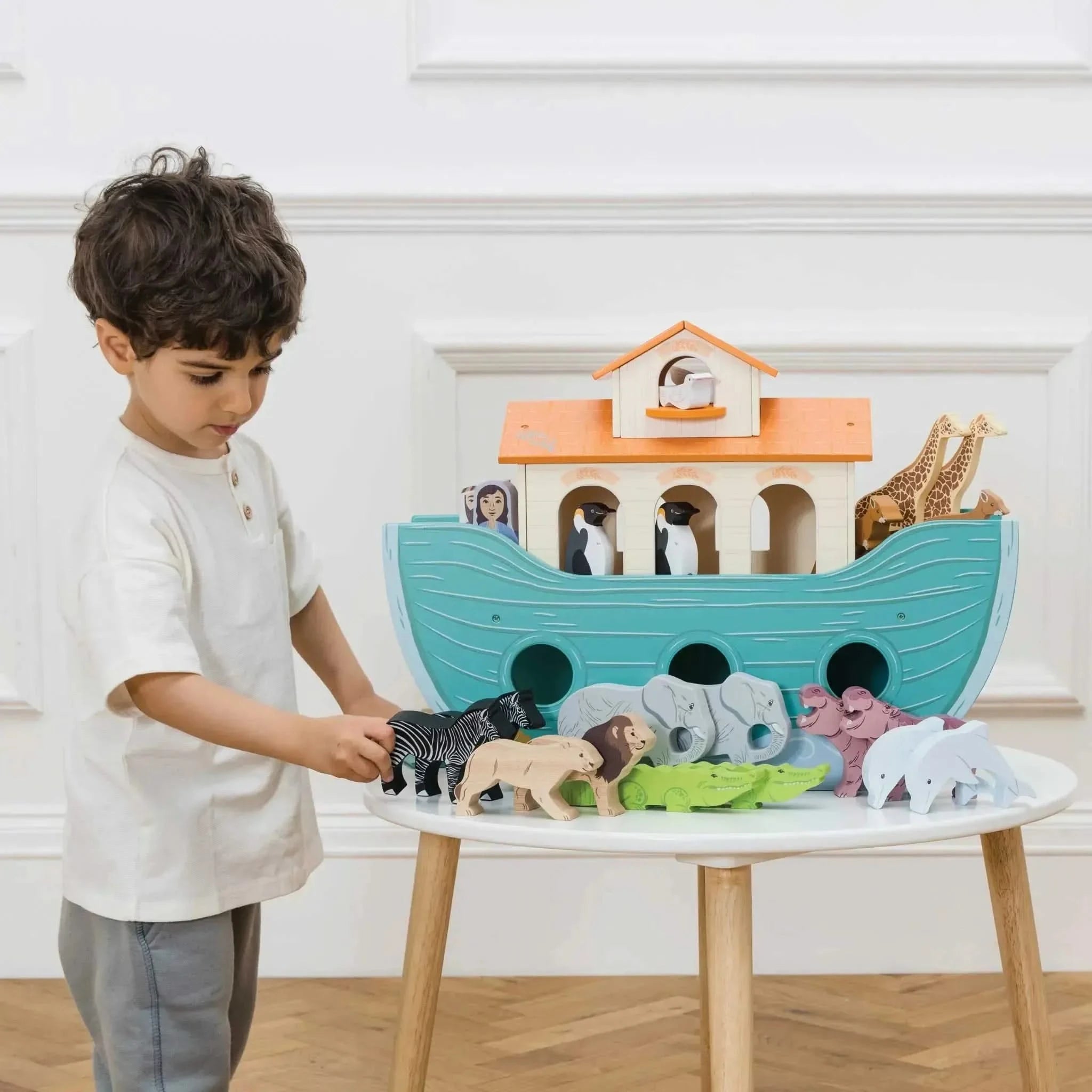 Noah’s Great Wooden Ark & Animals-Noah’s Great Wooden Ark & Animals