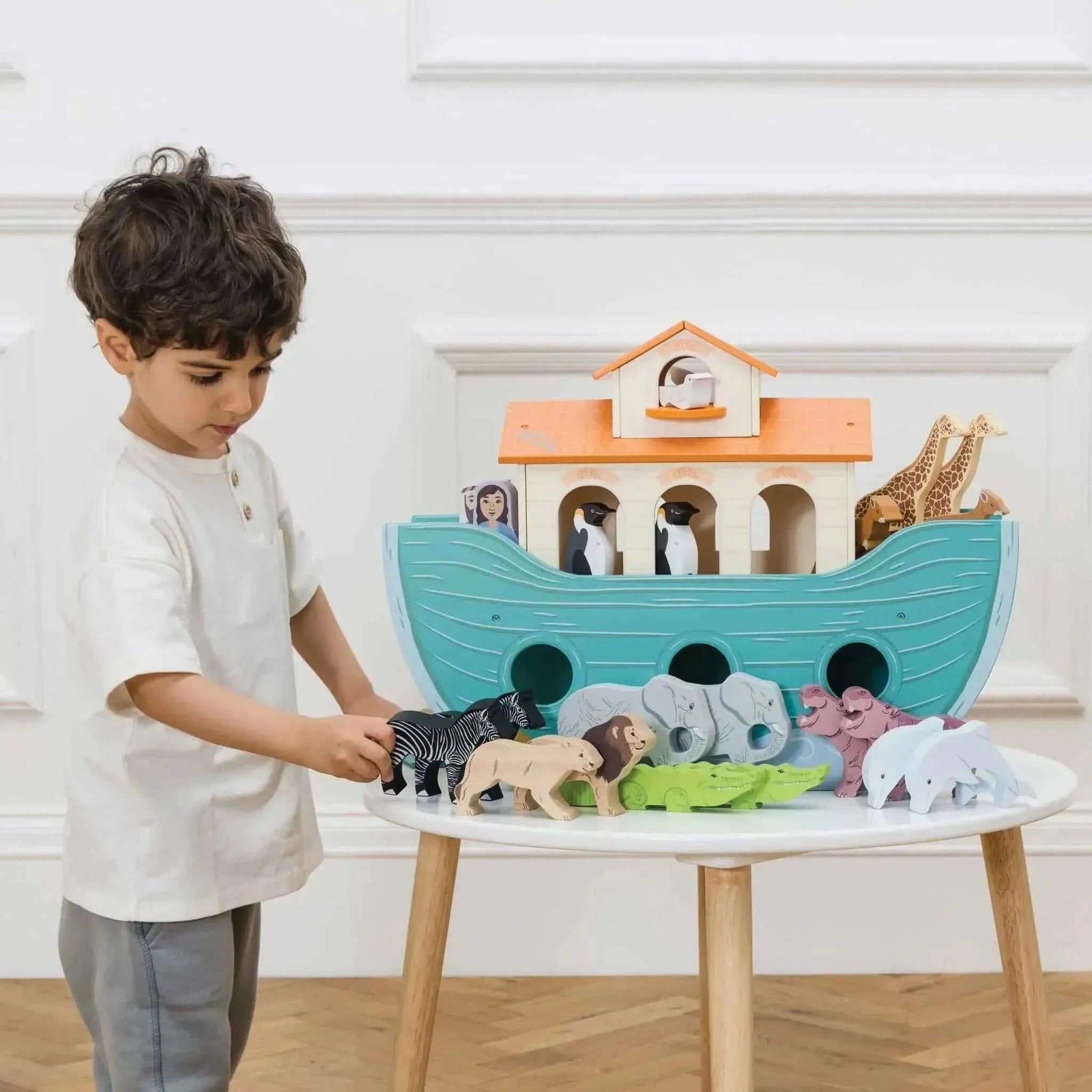 Noah’s Great Wooden Ark & Animals-Noah’s Great Wooden Ark & Animals