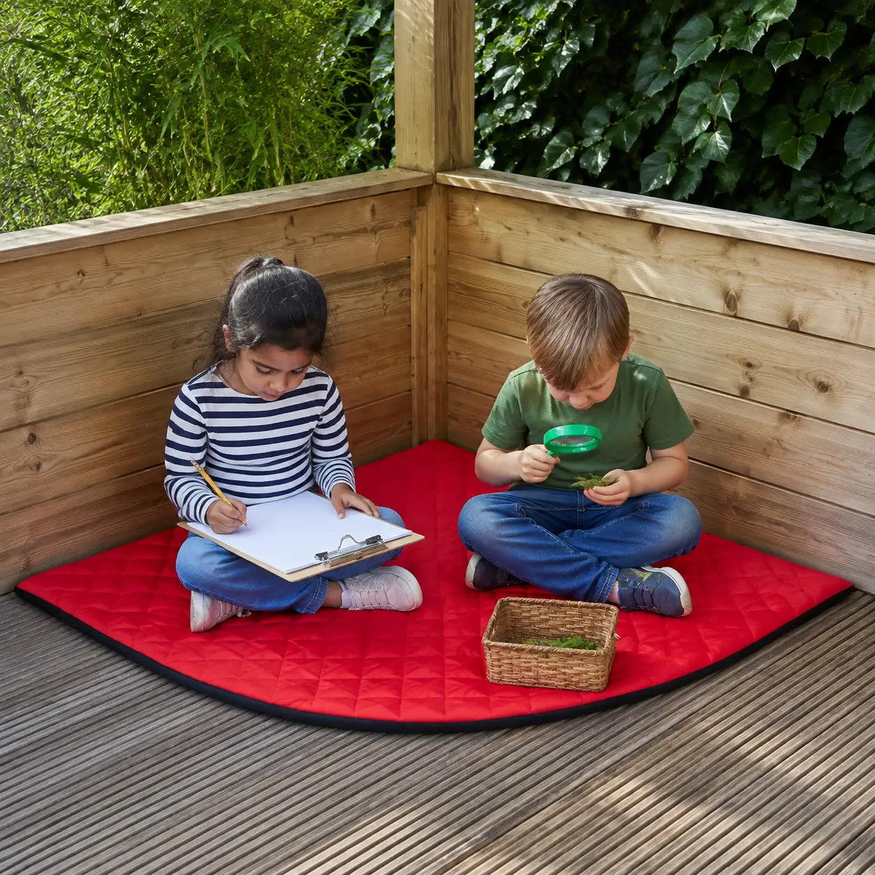 Outdoor Corner Mat nature observation and drawing activity