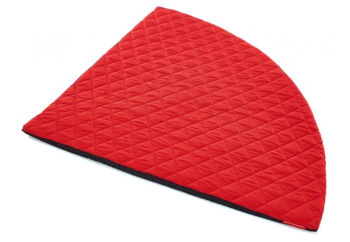 Outdoor Corner Mats L200 x W128cm, This corner mat is suitable for in or outdoor use due to its shower resistant fabric. Can be rolled and secured with hook and loop when not in use. Fabric can be easily wiped down to clean. In a choice of six colours. The quilted corner mat can be used both indoor or outdoor and designed to fit into any corner it is a great way to maximise the space within your classroom. Manufactured with quilted shower proof wipe clean materials, you need not worry about any spills or ou