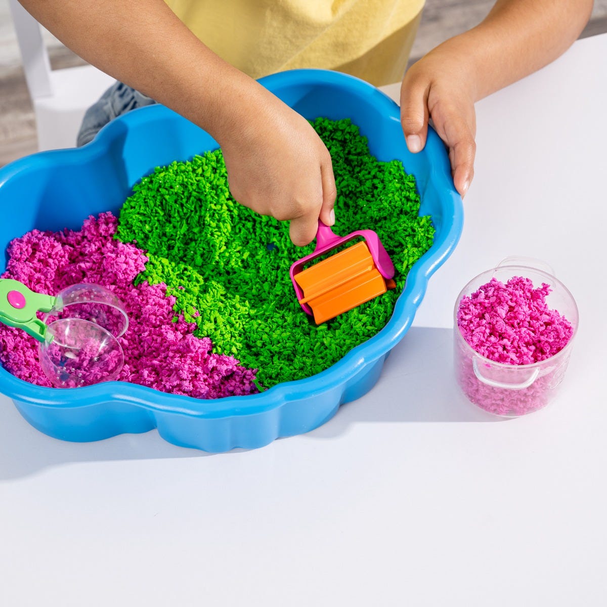 Playfoam Pluffle Sensory Station, The Playfoam Pluffle™ Sensory Station is the fun sensory play toy that’s great for building fine motor skills in the classroom or at home. It comes ready for play with 2 colours of feelgood, fluffy Playfoam Pluffle sensory play toys, and 3 fine motor skills tools in a handy Sensory Station storage bin. As children scoop, squish, roll, and pour their Playfoam Pluffle, they build fine motor skills, including scissor skills. Playfoam Pluffle sensory toys help children build fi