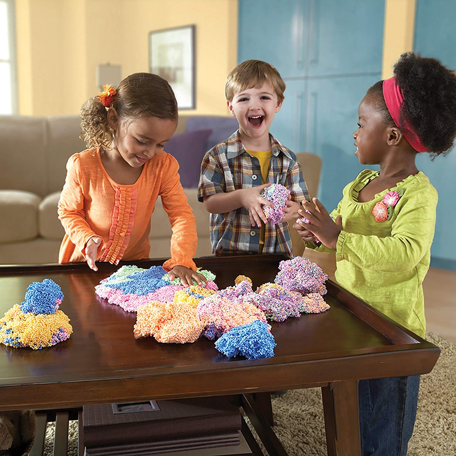 Playfoam® Sparkle Starter 4-Pack, Get set to sparkle with mesmerising Playfoam® Sparkle. It’s the everlasting squish that can be sculpted, squeezed, smushed and rolled into shape, with a dash of sparkle for extra squishing fun. Playfoam is an award-winning sensory play toy. The bead-like structure of Playfoam® Sparkle can be sculpted and squeezed into shape. Playfoam® Sparkle can be used straight from the packaging, only sticks to itself and never dries out. It offers countless hours of creative play fun. S