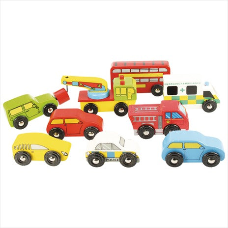 Vehicle Pack, Time to get busy and add some extra traffic to your wooden railway! This wooden train set accessory set includes colourful cars plus three emergency vehicles, a bus and a tow truck make up this fleet of vehicles. The tow truck has a magnetic winch to enable it to pull a broken down vehicle. Endless hours of creative role play fun. Consists of 9 play pieces. Most other major wooden railway brands are compatible with Bigjigs Rail. Made from high quality, responsibly sourced materials. Conforms t