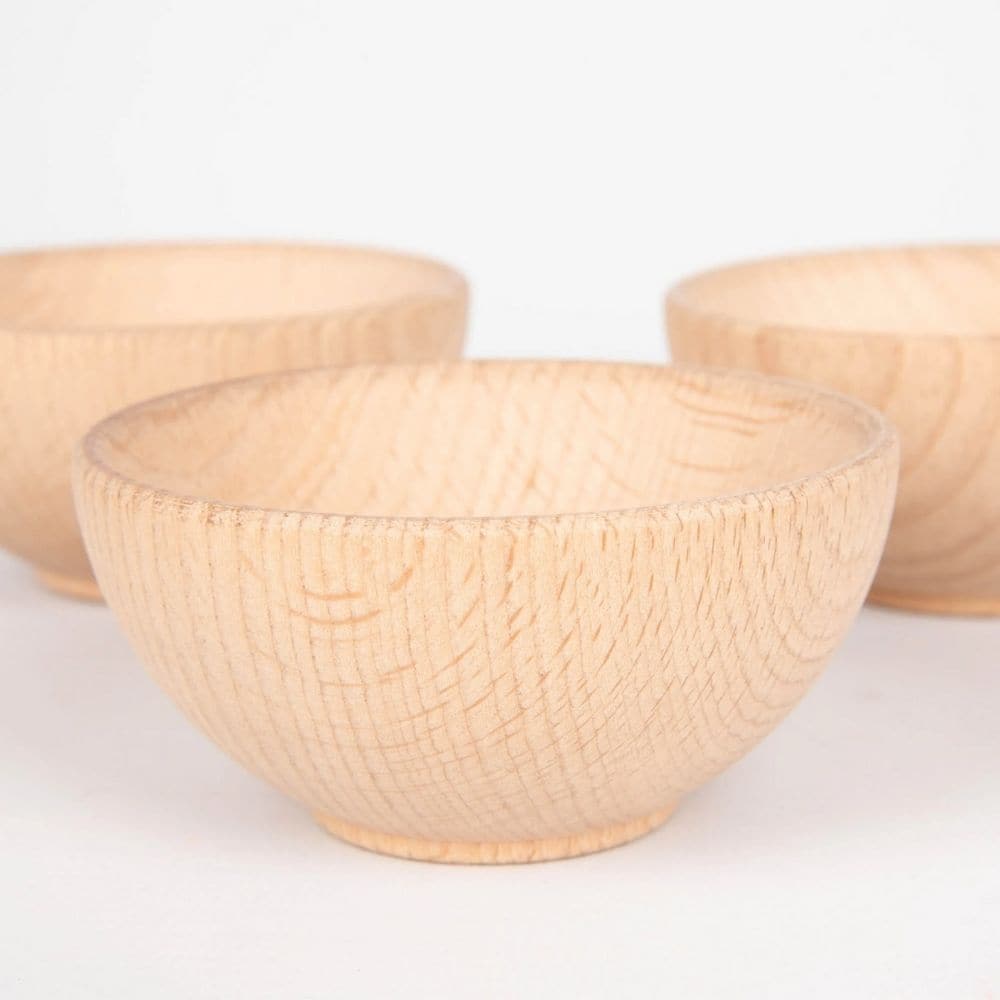 Wooden Bowls Set of 3 (70mm dia), The word heuristic derives from the Greek word “eurisko” meaning “I discover” and describes an intuitive way of meeting challenges and solving problems. Enable your child to discover the wonders of learning through play with our TickiT® Beechwood Bowls - an essential part of our heuristic play range. These simple and curious natural smooth wooden bowls will spark your child's imagination and encourage them to explore ways to incorporate them into imaginative play and learn 